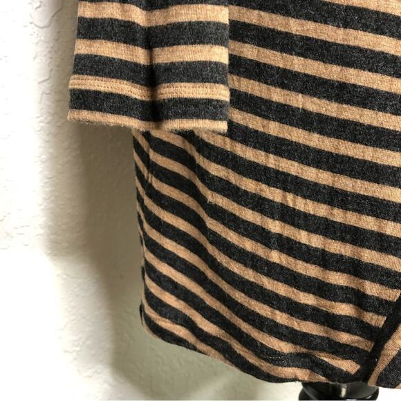 Cabi Striped Slant gray tan striped v neck jersey knit tunic top Medium #3629 - Picture 15 of 16
